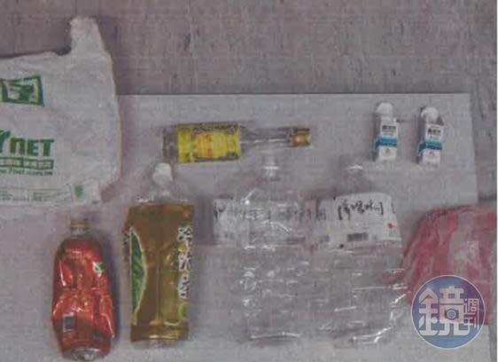 警方扣得涂嫌潛入民宅遺留的飲料罐、酒瓶、紙袋等證物。（資料照片）