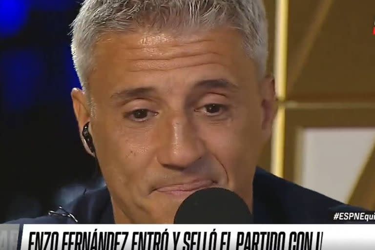 Los ojos llenos de lágrimas de Hernán Crespo expresan su profunda emoción al recordar los comienzos de Enzo Fernández como futbolista profesional en Defensa y Justicia