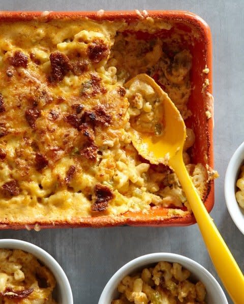 This is the Buffalo Chicken and Crispy Skin from Werlin's book, <i>Mac &amp; Cheese, Please!</i> (Photo: Maren Caruso/Mac & Cheese, Please!)