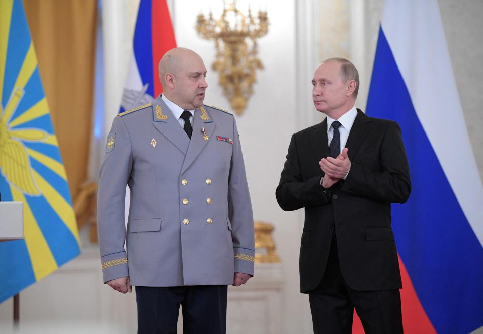 Russian president Vladimir Putin and now demoted General Sergei Surovikin (REUTERS)
