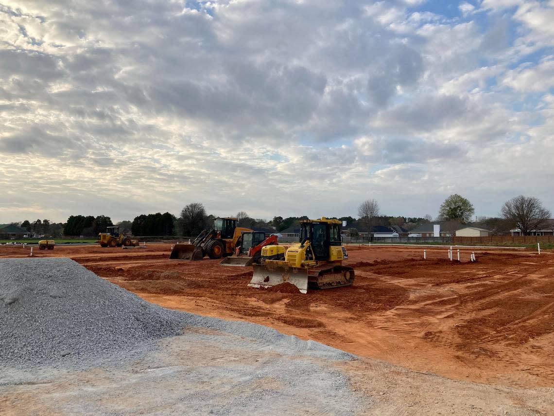 Site preparation work a at 4030 Watson Blvd. in Warner Robins for a Fuzzy’s Taco Shop, a Slim Chickens and a 7 Brew Coffee.