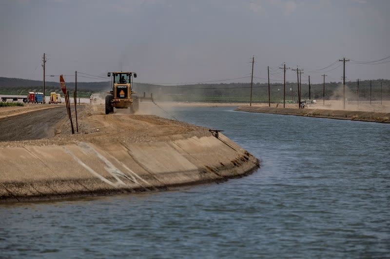 California plans to launch an experiment to cover its aqueducts with solar panels