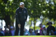 Shane Lowry, of Ireland, watches his tee shot on the fourth hole during second round at the Masters golf tournament at Augusta National Golf Club Friday, April 12, 2024, in Augusta, Ga. (AP Photo/Matt Slocum)