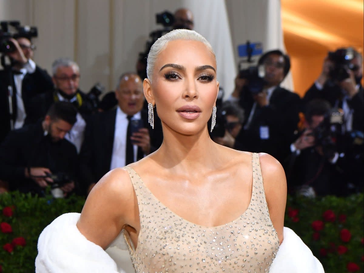 Kim Kardashian reflexiona sobre su pérdida de peso para la Met Gala  (AFP via Getty Images)