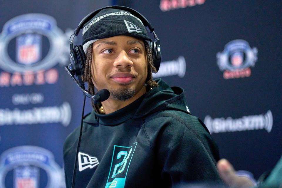 INDIANAPOLIS, IN - MARCH 05: LSU defensive back Derek Stingley Jr. answers questions from the media during the NFL Scouting Combine on March 5, 2022, at the Indiana Convention Center in Indianapolis, IN. (Photo by Robin Alam/Icon Sportswire via Getty Images)