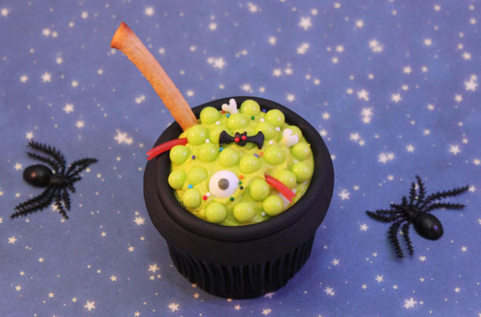 Cauldron cupcakes