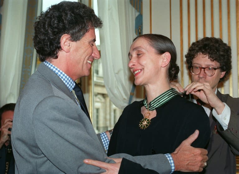 In 1991 then French culture minister Jack Lang (L) made German choreographer Pina Bausch (C) a commander of Arts and Letters in Paris