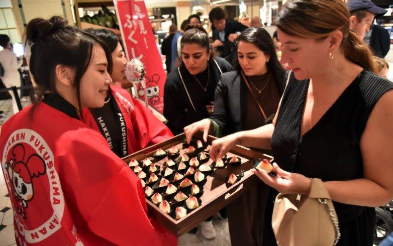 Eating peaches in Harrods - Peaches grown in Fukushima nuclear disaster zone go on sale at Harrods