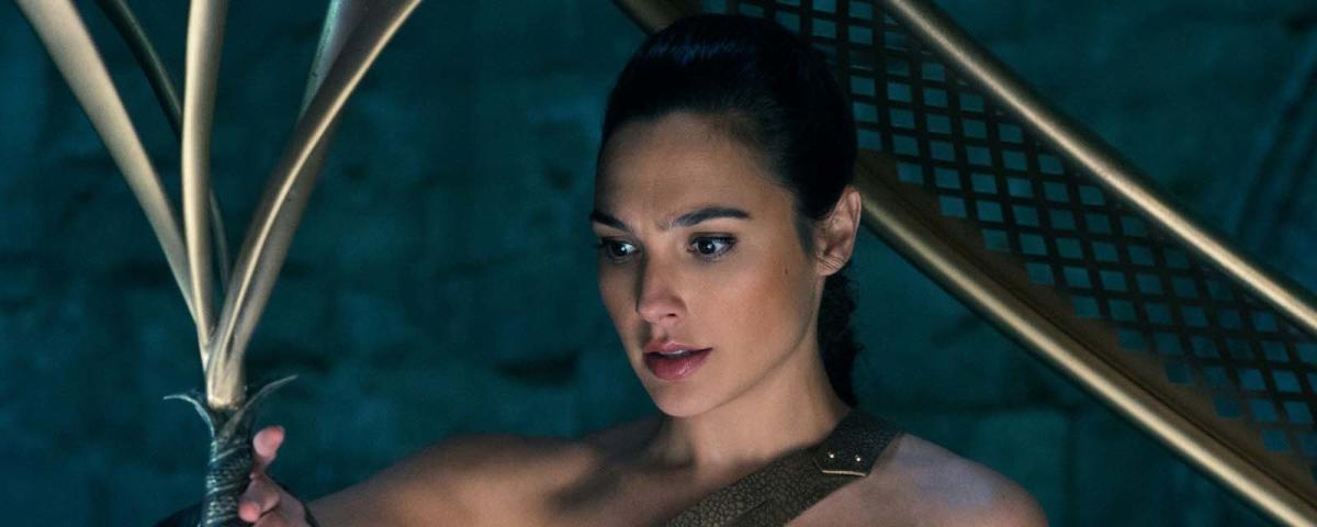 Après Wonder Woman Gal Gadot Sous Les Mers Avec Bradley Cooper