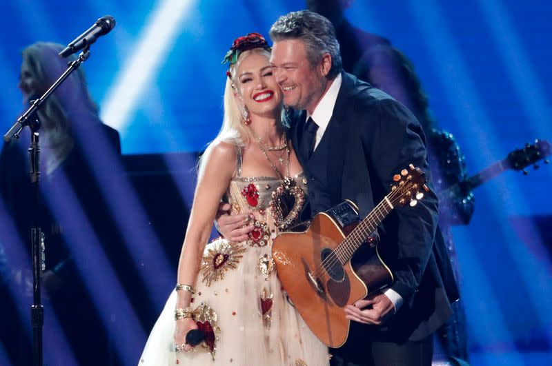 Gwen Stefani canta con Blake Shelton en ceremonia de los Premios Grammy