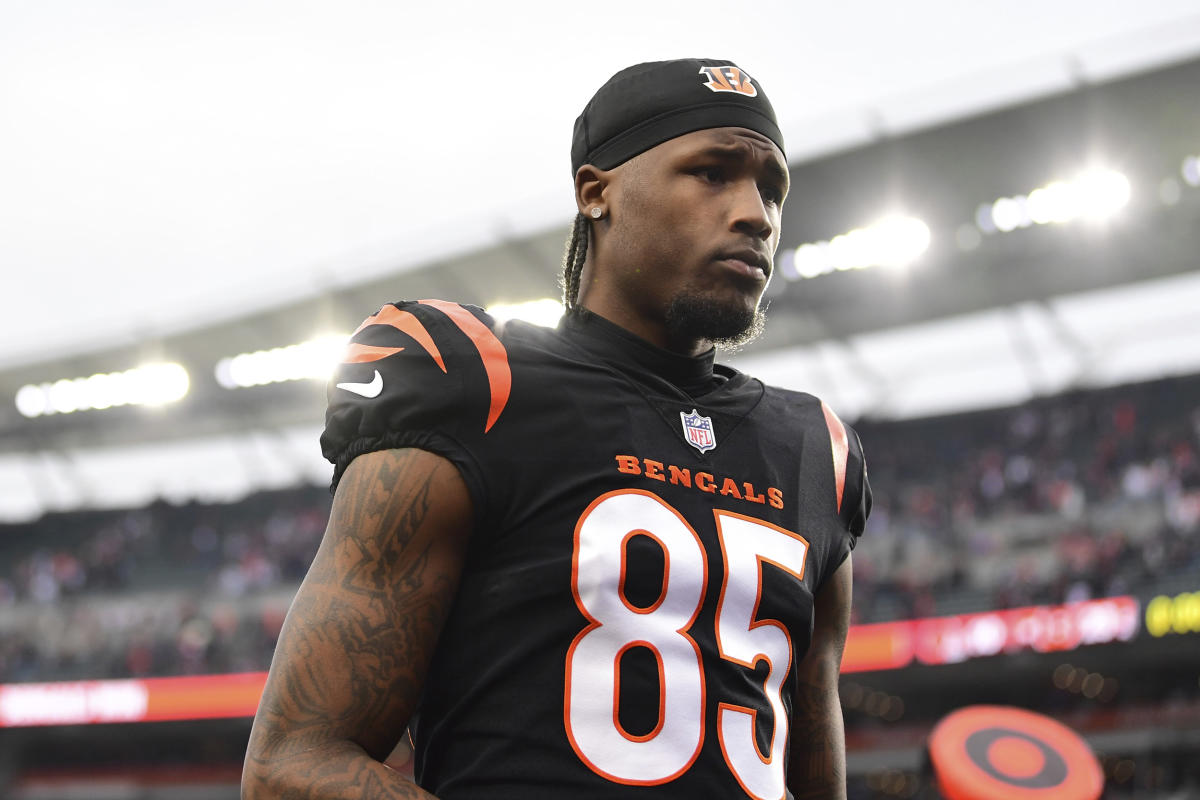 Bengals receiver Tee Higgins shares support for Damar Hamlin following play  that left Bills player in critical condition - CBS News