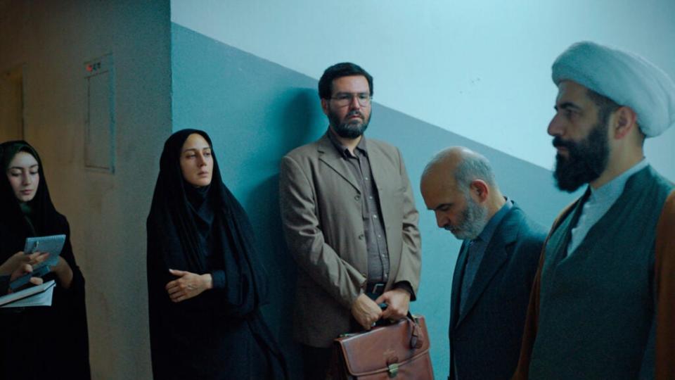 Zar Amir Ebrahimi (second from left) in “Holy Spider”