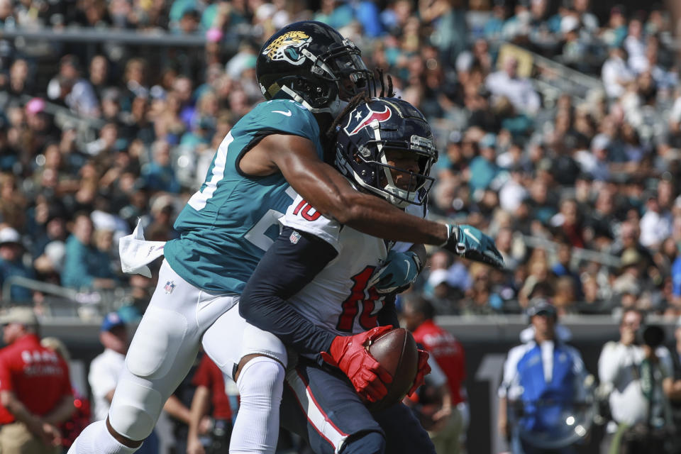 Jalen Ramsey couldn’t stop this touchdown catch by Houston’s DeAndre Hopkins in Jacksonville’s third straight loss. (Getty Images)