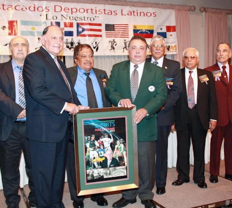 <em>1957 team at 2012 Latin American International Sports Hall of fame induction</em>