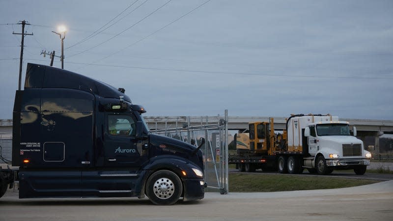 Self-driving trucks could save fuel, time and money. - Photo: Dylan Hollingsworth/Bloomberg (Getty Images)