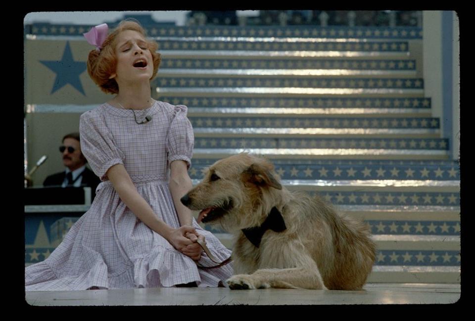 sarah jessica parker performing in annie