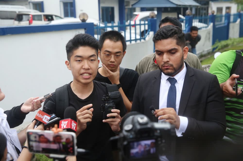 UM graduate Wong Yan Ke speaks to reporters outside the Petaling police station in Kuala Lumpur October 16, 2019.— Picture by Choo Choy May