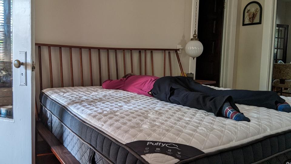 Puffy Royal Hybrid mattress review image