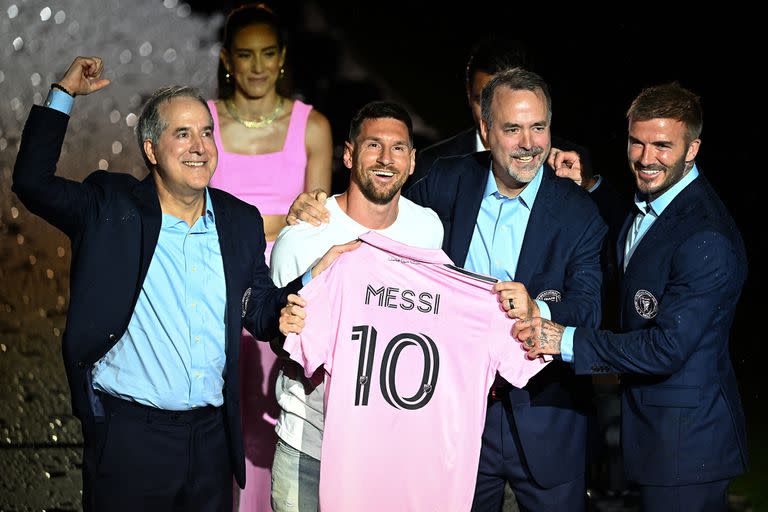 La presentación de Lionel Messi junto a Beckham y los hermano Jorge y José Mas, un movimiento que el inglés había propuesto desde que fundó Inter Miami