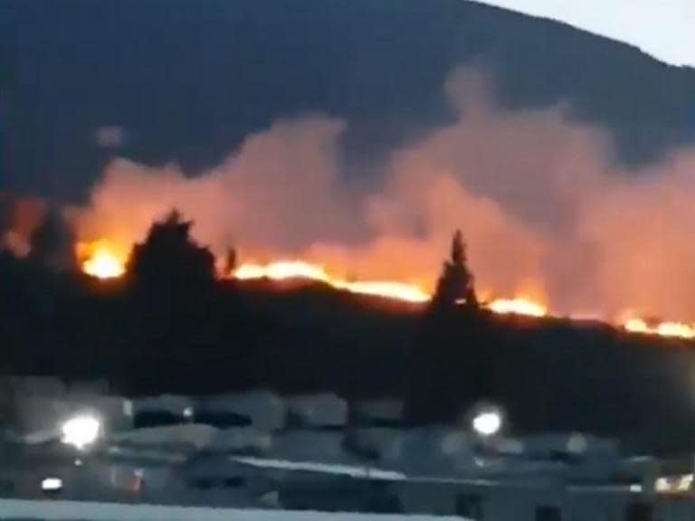 Mourne wildfire: Thousands evacuated from homes and caravan park as mile-long blaze rages