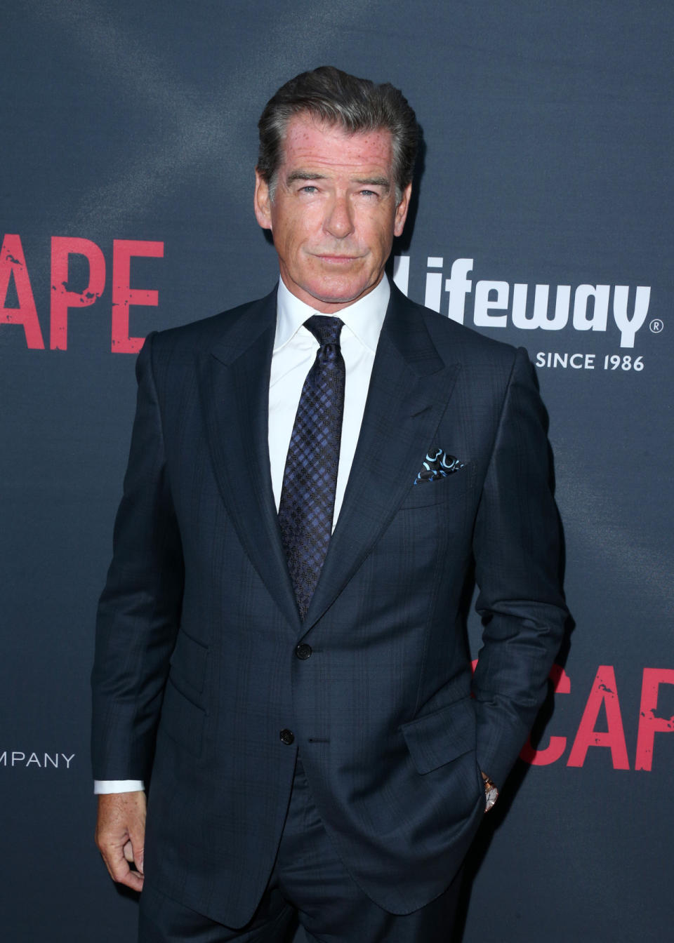 Sechs Jahre nachdem Pierce Brosnan vom ‘People’-Magazin zum “Sexiest Man Alive” gekürt wurde, bekam seine Tochter Charlotte ein Baby. Wow, was für ein Opa!