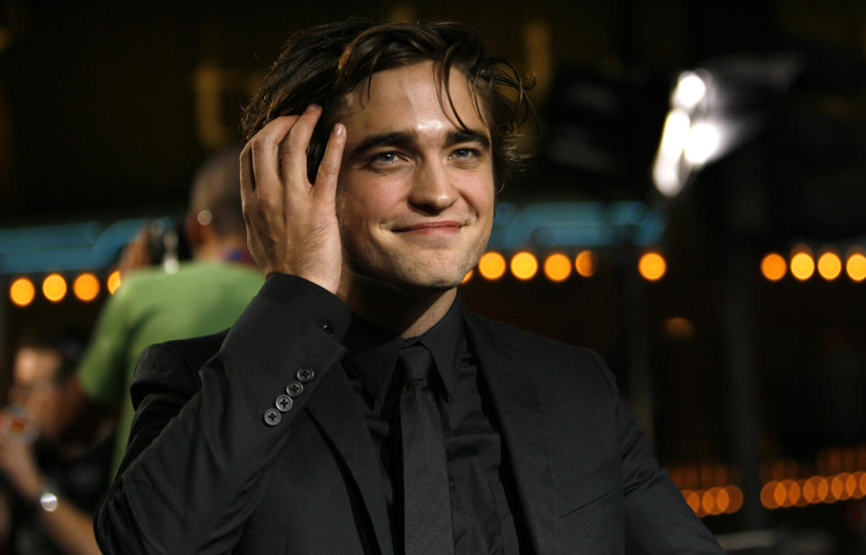 Cast member Robert Pattinson attends the premiere of the movie "Twilight" at the Mann Village and Bruin theatres in Westwood, California November 17, 2008. The movie is based on the novel of the same name by Stephenie Meyer and opens in the U.S. on November 21.  REUTERS/Mario Anzuoni (UNITED STATES)