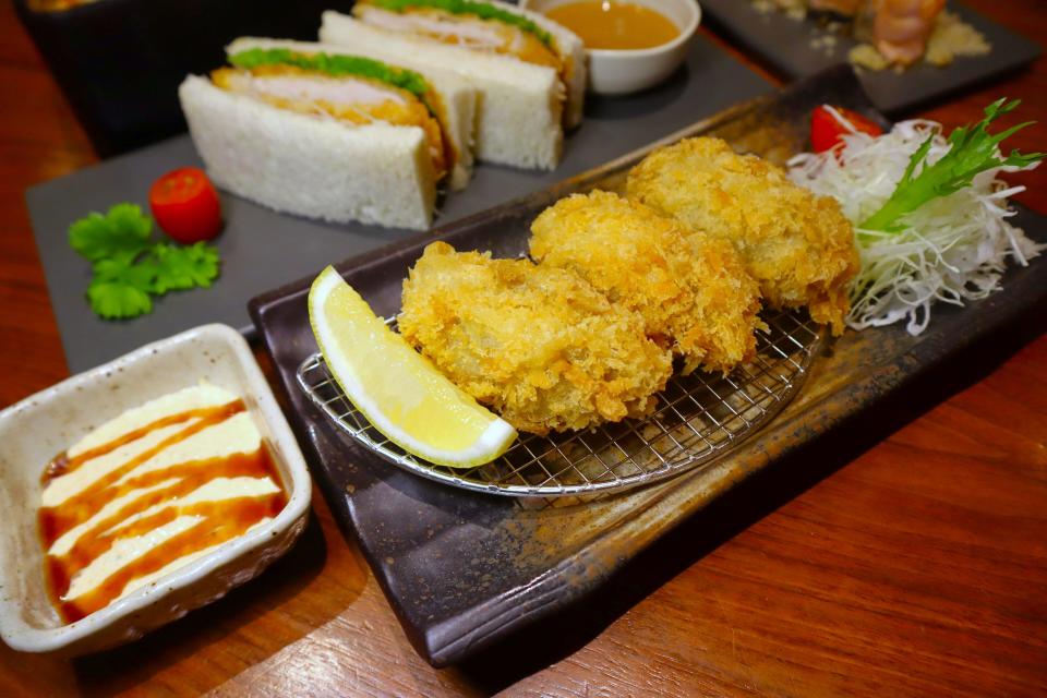 itacho tonkatsu - fried oyster