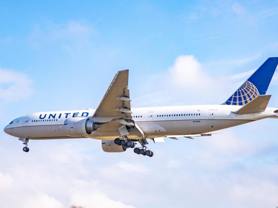 United Airlines Boeing 777