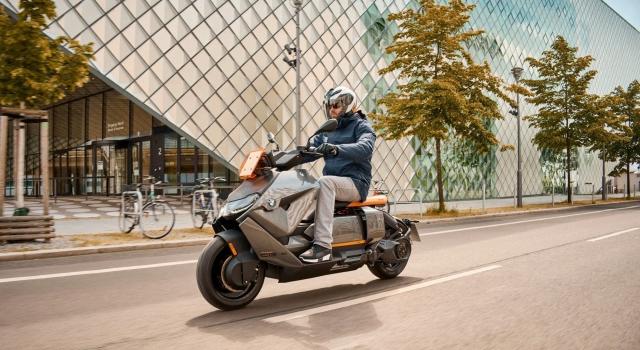 Bmw Motorrad Sfアニメ風デザインの電気バイク Ce 04 正式発表