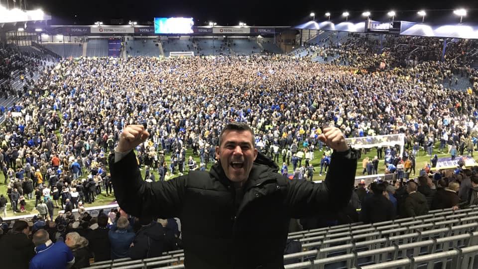 Isle of Wight County Press: Rod Hodgson celebrates in front of the Fratton Park crowd.