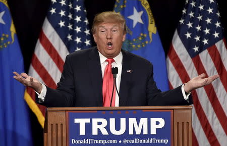 U.S. Republican presidential candidate and businessman Donald Trump speaks at a campaign rally at the South Point Resort and Casino in Las Vegas, Nevada January 21, 2016. REUTERS/David Becker