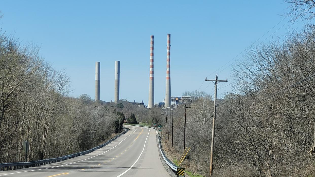 The Tennessee Valley Authority plans to replace the Cumberland Fossil Plant with a natural gas plant. Environmental groups have criticized the plan, saying the federal utility should instead invest in more renewable energy.