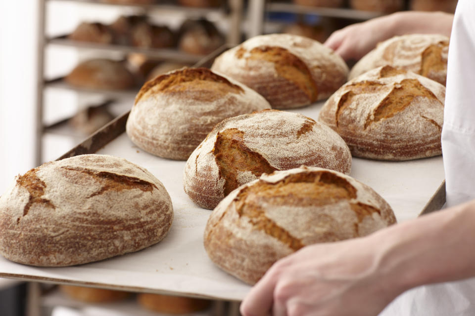 Pane appena sfornato: ci sarà ancora qualcuno a occuparsene in Italia fra qualche anno? (Getty Images)