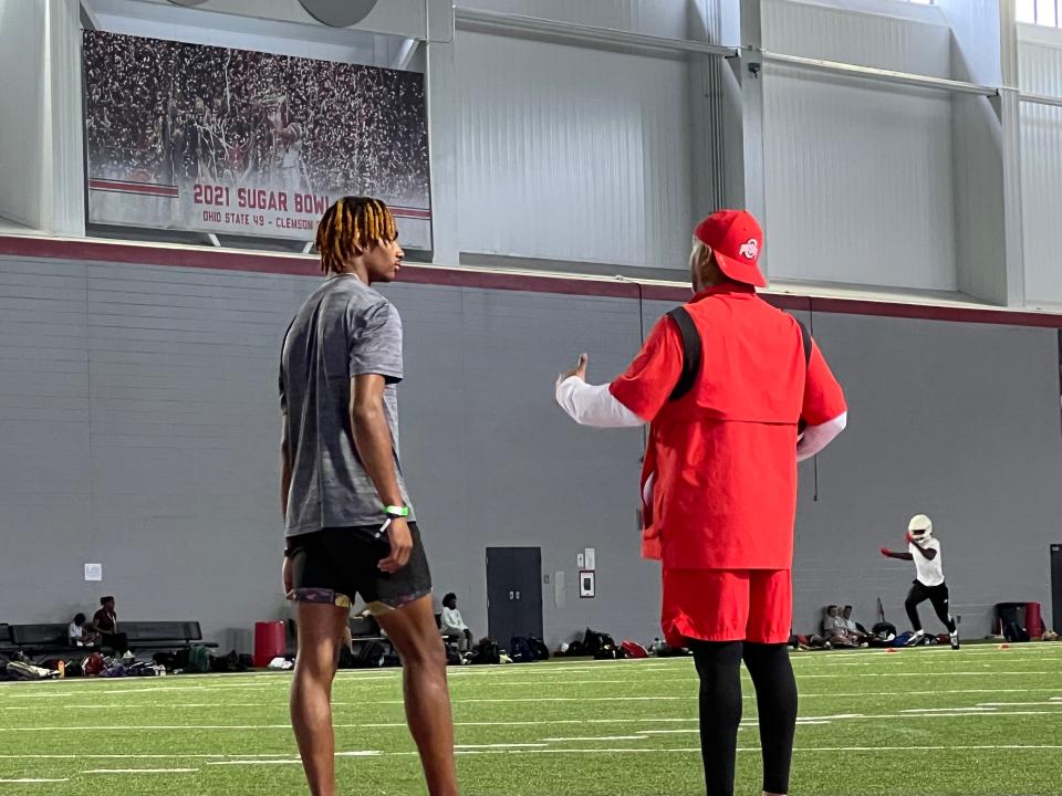 2025 five-star cornerback Devin Sanchez gets a one-on-one workout with Ohio State cornerbacks coach Tim Walton.