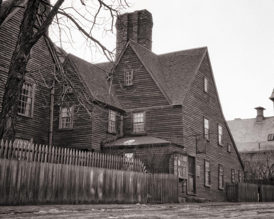 An image of The House of the Seven Gables, a 1668 home in Salem, Mass., in the 1940s | H. Armstrong Roberts/ClassicStock/Getty Images