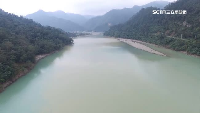 民眾闖入石門水庫管制區撈魚。（示意圖／資料照）