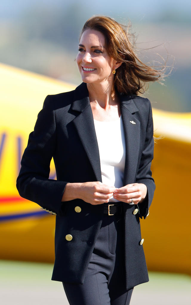 15 Photos of Royals in Pantsuits - See Kate Middleton, Queen Elizabeth &  More in Suits