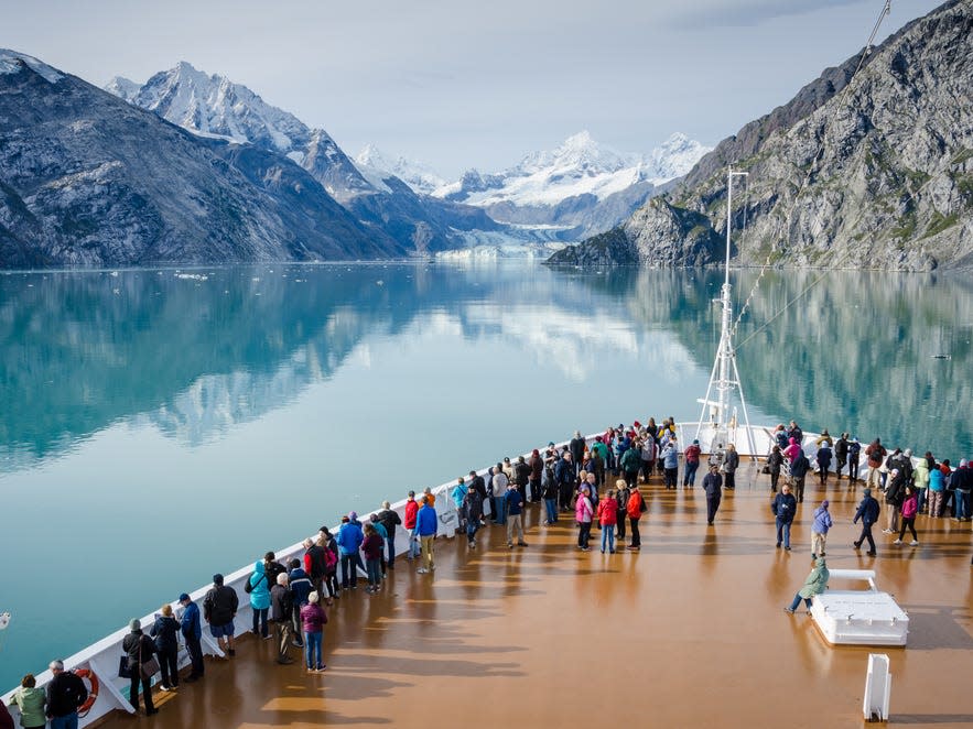 cruise ship alaska glacier bay