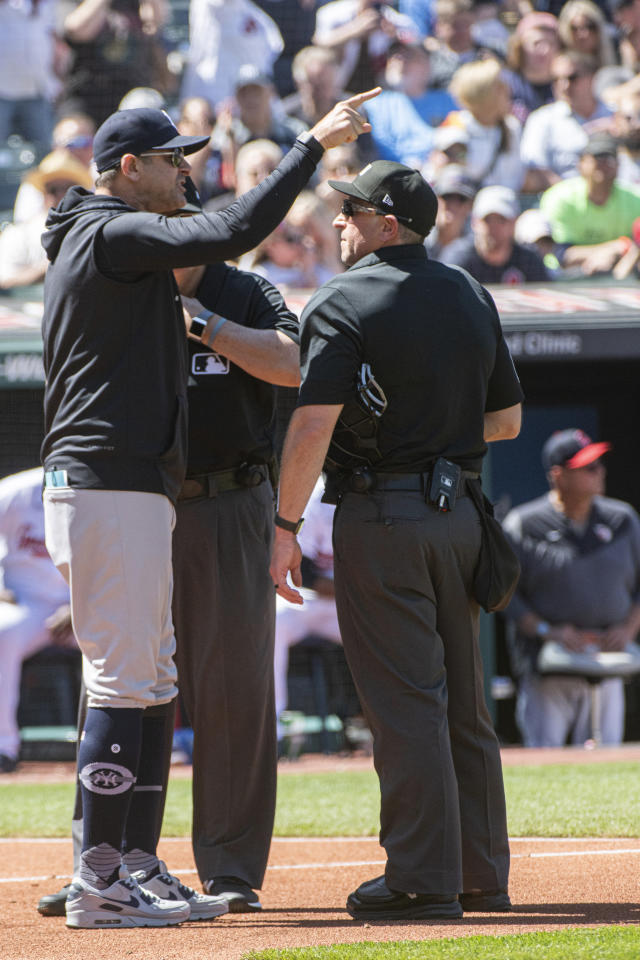 Yankees manager Aaron Boone ejected after replay review confusion