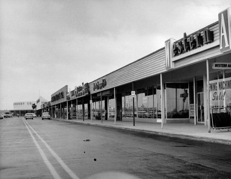 Flamingo Shopping Plaza in Hialeah in 1957.