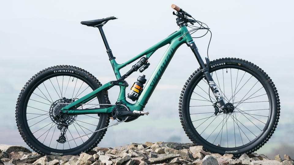  Specialized Levo SL e-MTB on the top of a rocky hill. 