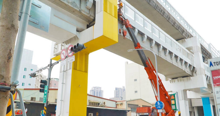 0403大震後，新北捷運環狀線部分停駛，不僅通勤族不便，主責的新北捷工局科長，更疑似因此過勞身亡。（圖／新北市捷運局提供）