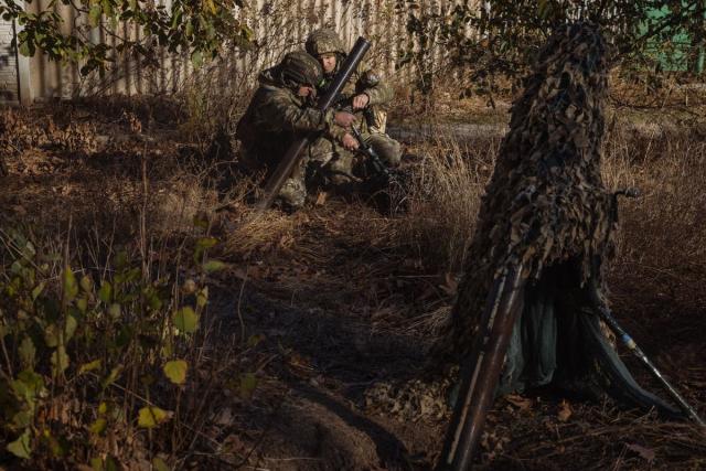 Ukrainian Snipers Hunting Officers Exploit Russian Military Weakness