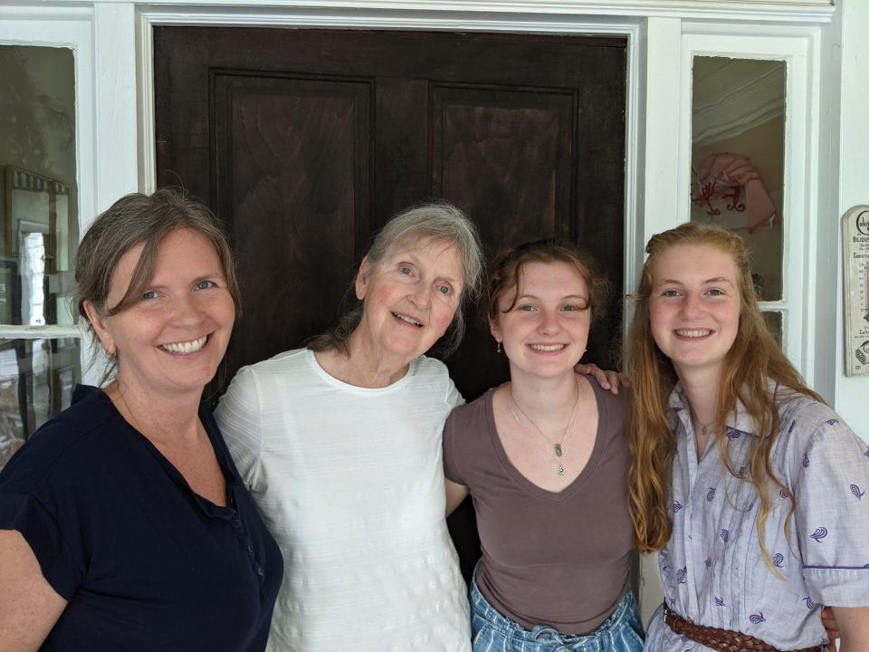 Journalist Carole Currie with daughter Laura Currie Chase (left) and granddaughters Lillian and Sara Nell Chase (right)
