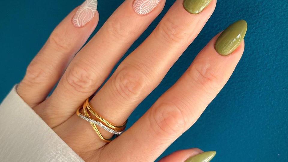 Olive nails 