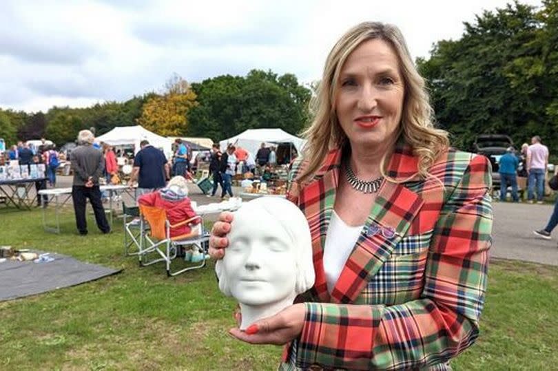 Bargain Hunt: Caroline Hawley