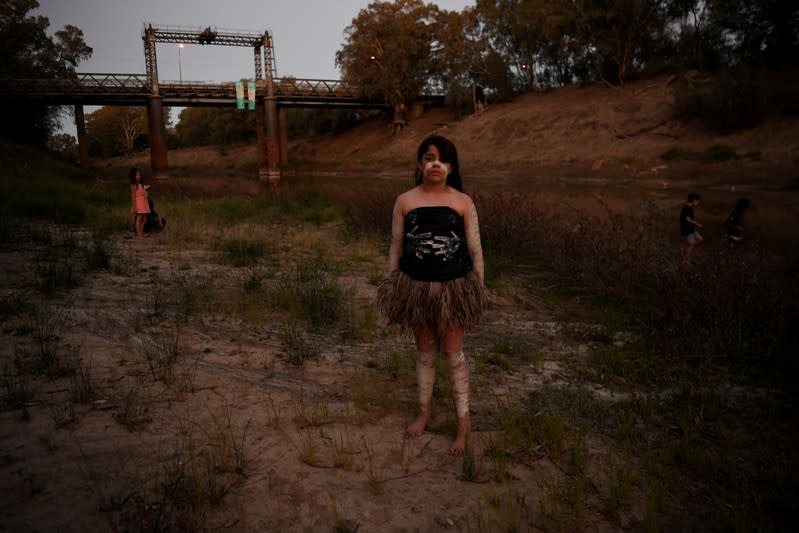 The Wider Image: Thirst turns to anger as Australia's mighty river runs dry