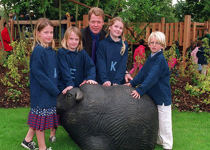 Charles Spencer con sus cuatro hijos cuando eran pequeños 