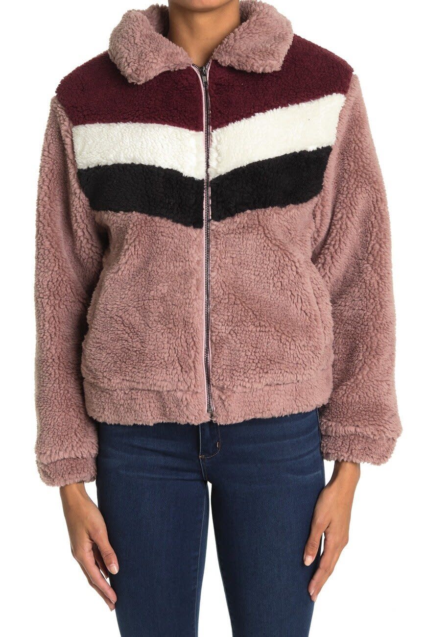 This jacket comes in sizes S to L. <a href="https://fave.co/3i3t7yC" target="_blank" rel="noopener noreferrer">Find it for $37 at Nordstrom Rack</a>.