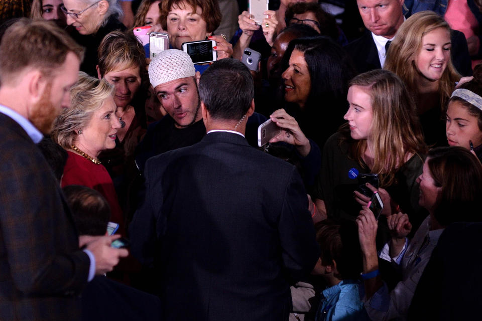 Riches, posing as Muslim, approaches Hillary Clinton in October 2016. (Photo:  Bastiaan Slabbers/Alamy)